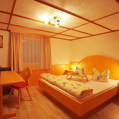 Hostel Arlberg Boutique Hotel-hostel *
